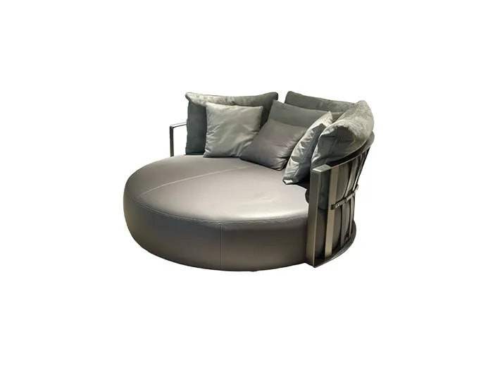 M822 Lounge Chairs
